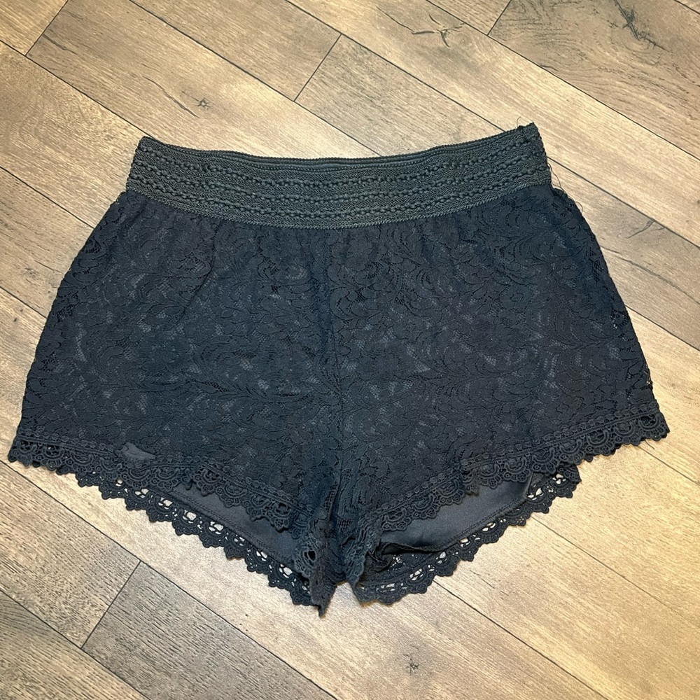 Elegant Black Lace Women's Shorts